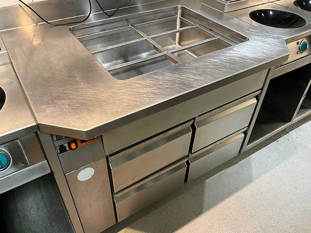 Ake-ideal - koelwerkbank en saladettelijn (c) - afbeelding 4 van  9