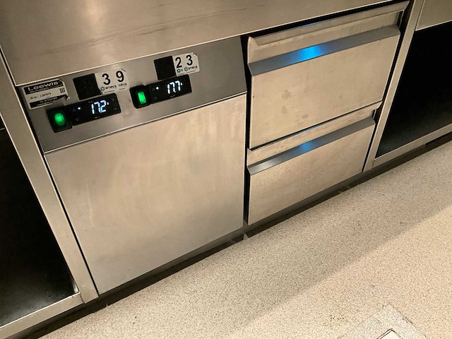 Ake-ideal - koelwerkbank en saladettelijn (c) - afbeelding 6 van  16