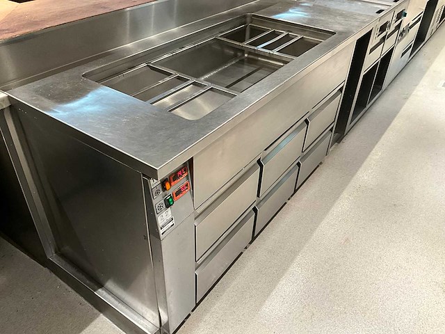 Ake-ideal - koelwerkbank en saladettelijn (c) - afbeelding 9 van  16