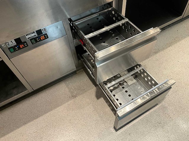 Ake-ideal - koelwerkbank en saladettelijn (c) - afbeelding 14 van  16