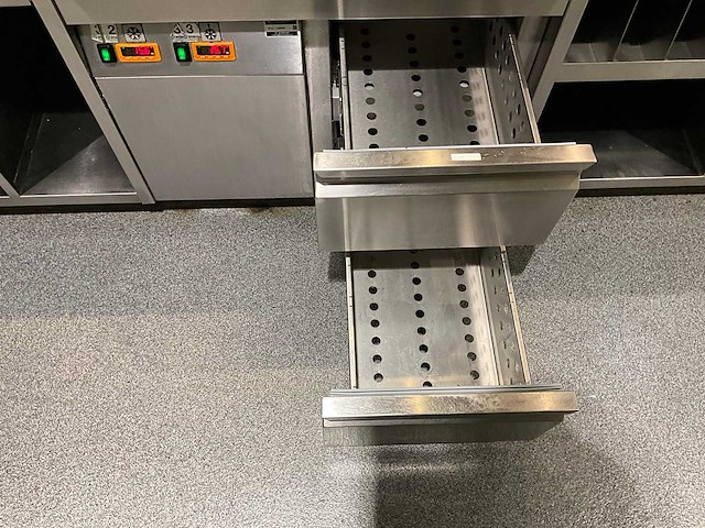 Ake-ideal - koelwerkbank en saladettelijn (c) - afbeelding 17 van  20