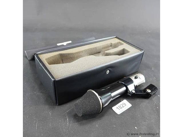 Akg d202 dynamische microfoon te zijn, ook wel bekend als de "sound rocket" vanwege zijn kenmerkende conische ontwerp - afbeelding 1 van  5