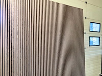 Akoestisch wandpaneel - 2600x600x21mm - walnoot (20x) - afbeelding 2 van  6