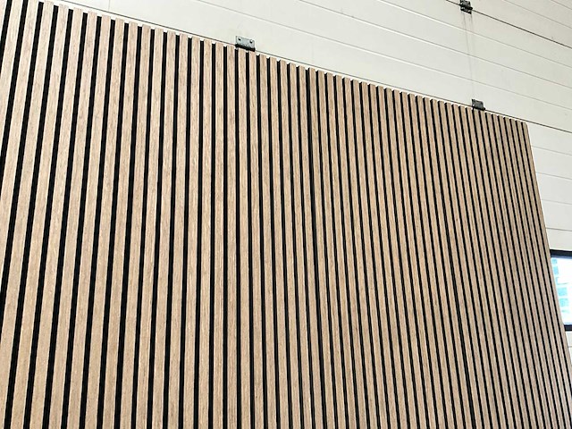 Akoestisch wandpaneel - grijs eiken - 2800x600x21mm (20x) - afbeelding 3 van  7