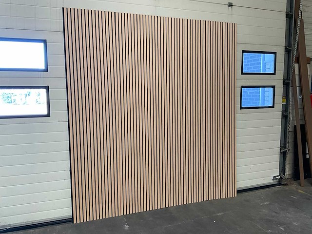 Akoestisch wandpaneel licht eiken 2600x60mm (12x) - afbeelding 1 van  3