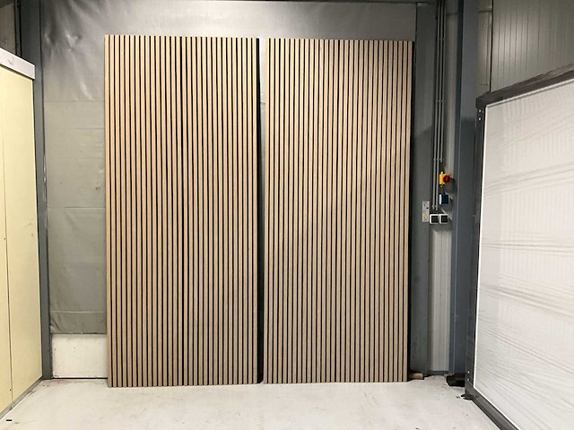 Akoestisch wandpaneel licht eiken 2600x60mm (20x) - afbeelding 1 van  7