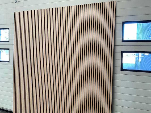 Akoestisch wandpaneel licht eiken 2600x60mm (8x) - afbeelding 4 van  9