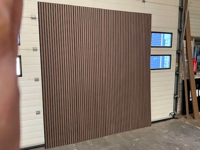 Akoestisch wandpaneel walnoot 2600x600mm (12x) - afbeelding 1 van  1