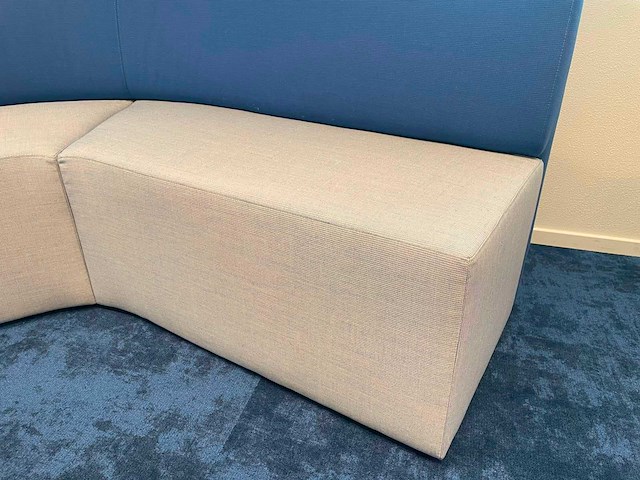 Akoestische en organische sofa - afbeelding 2 van  7