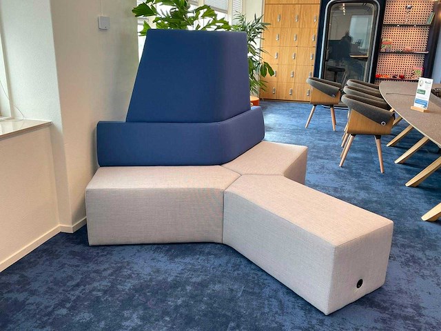Akoestische en organische sofa - afbeelding 1 van  7