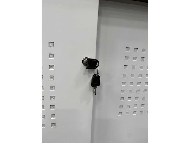 Akoestische schuifdeurkast wit - met sleutel - afbeelding 12 van  14