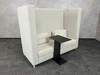 Akoestische sofa met metalen bijzettafel - afbeelding 5 van  12