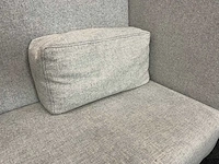 Akoestische sofa met metalen bijzettafel - afbeelding 7 van  12