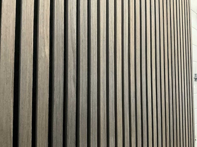Akoestische wandpaneel - 2800x600x21mm - gerookt walnoot (12x) - afbeelding 3 van  4