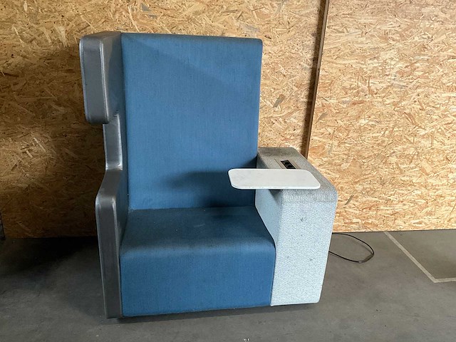 Akoestische werkplek v.v. tafeltje en stroom 120x80x145cm - afbeelding 1 van  6