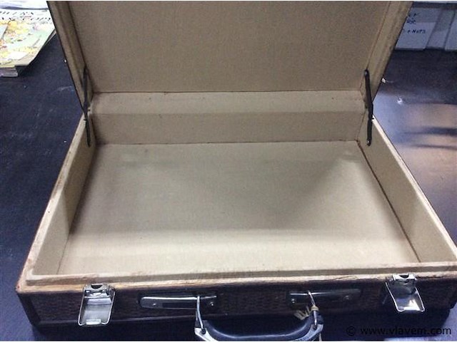 Aktetas riet met sleutels - afbeelding 2 van  3