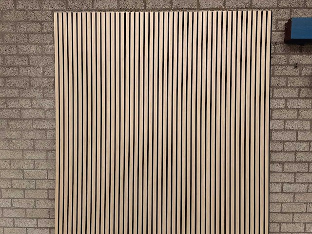 Akupanel - eiken - akoestisch wandpaneel 280x60 cm (22x) - afbeelding 1 van  4
