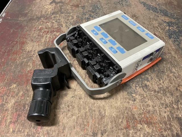 Alaris 2860 series multi channel infusion pump (2x) - afbeelding 2 van  6