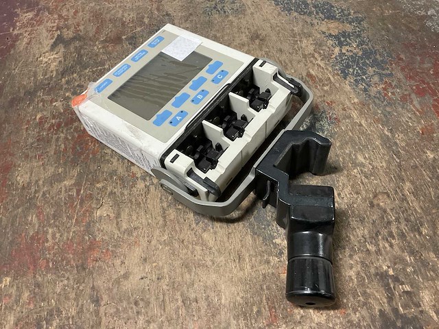 Alaris 2860 series multi channel infusion pump (2x) - afbeelding 1 van  4