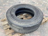 Albourgh - across t - truck tyre - afbeelding 1 van  3