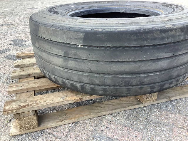Albourgh - across t - truck tyre - afbeelding 3 van  3