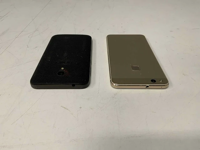 Alcatel / huawei / yarvik / samsung - mobiele telefoon (4x) - afbeelding 22 van  24