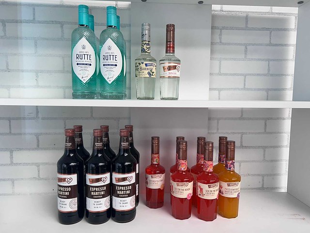 Alcoholische (cocktail)drank (19x) - afbeelding 1 van  4