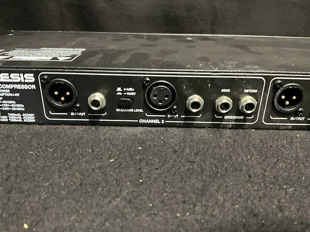 Alesis 3632 compressor - afbeelding 8 van  11