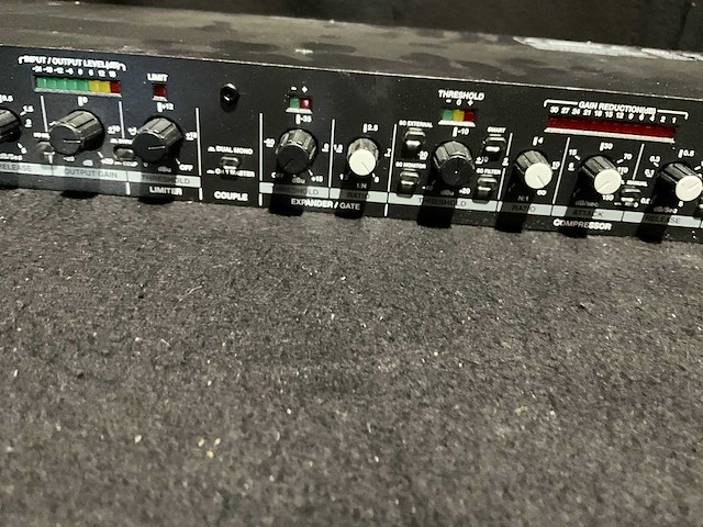 Alesis 3632 compressor - afbeelding 11 van  11