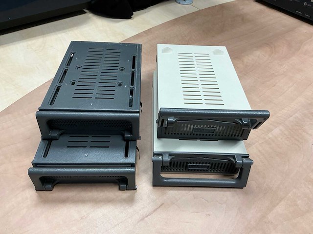 Alesis hd24 hdd caddy (4x) - afbeelding 1 van  3