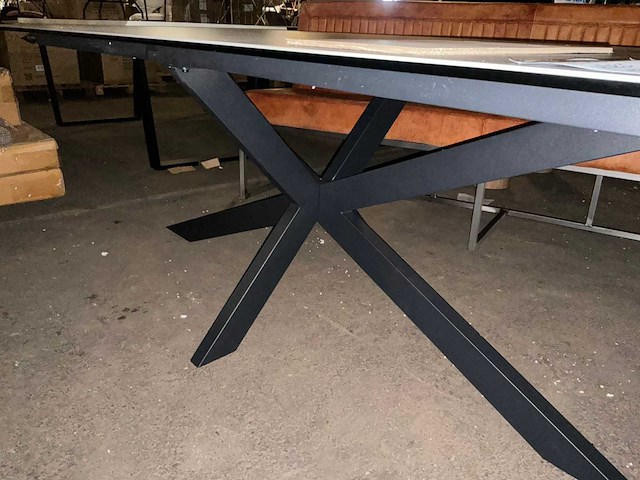 Alesso eetkamertafel 240cm - afbeelding 4 van  5