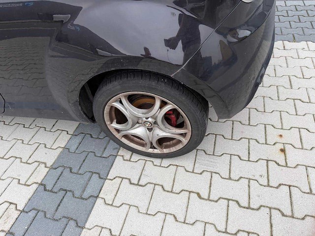 Alfa - romeo - mito 1.3 jtdm eco dist. - personenauto - 2012 - afbeelding 11 van  24