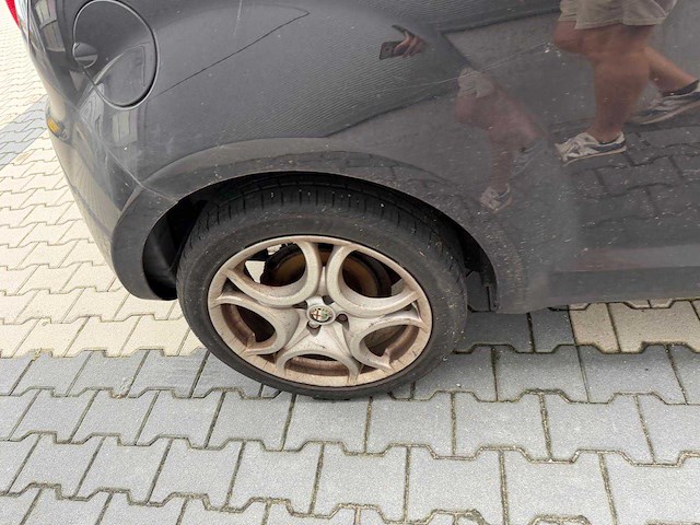Alfa - romeo - mito 1.3 jtdm eco dist. - personenauto - 2012 - afbeelding 13 van  24