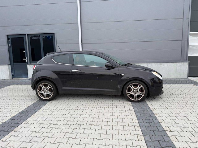 Alfa - romeo - mito 1.3 jtdm eco dist. - personenauto - 2012 - afbeelding 19 van  24