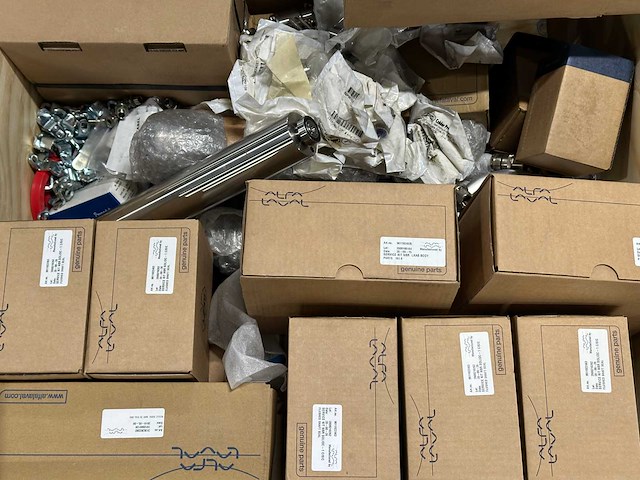 Alfa laval - partij reserveonderdelen - afbeelding 2 van  8