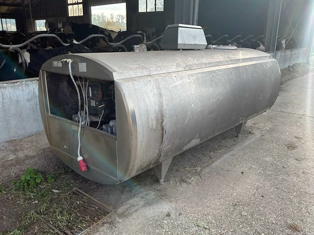 Alfa laval hca-c 2000 horizontale rvs melkkoel-/productkoeltank - afbeelding 1 van  8