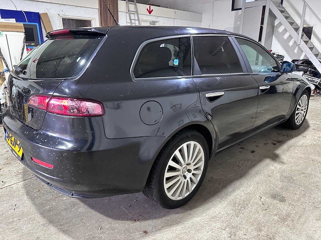 Alfa romeo - 159 sportwagon - 1.9 jtd q-tr. prog. - 56-gjp-9- 2009 - afbeelding 11 van  16