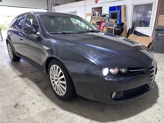 Alfa romeo - 159 sportwagon - 1.9 jtd q-tr. prog. - 56-gjp-9- 2009 - afbeelding 12 van  16
