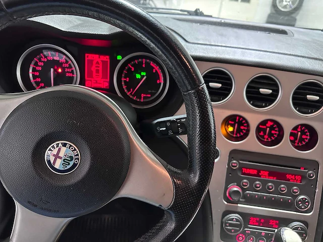 Alfa romeo - 159 sportwagon - 1.9 jtd q-tr. prog. - 56-gjp-9- 2009 - afbeelding 17 van  18
