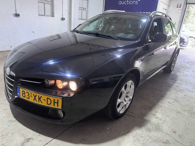 Alfa romeo - 159 sportwagon - 1.9 jts distinctive - 83-xk-dh- 2007 - afbeelding 1 van  18