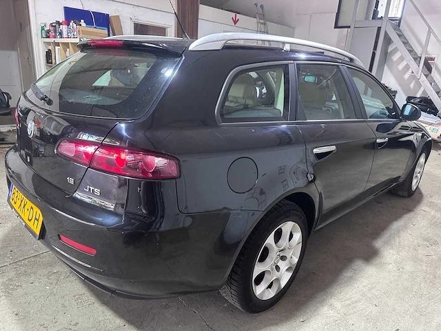 Alfa romeo - 159 sportwagon - 1.9 jts distinctive - 83-xk-dh- 2007 - afbeelding 13 van  18