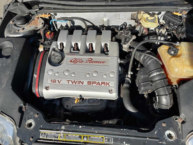 Alfa romeo - 2000 - gtv - 2.0-16v t.spark l - personenauto - afbeelding 7 van  20