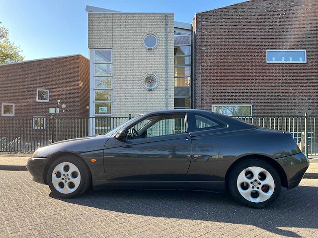 Alfa romeo - 2000 - gtv - 2.0-16v t.spark l - personenauto - afbeelding 3 van  22