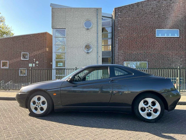 Alfa romeo - 2000 - gtv - 2.0-16v t.spark l - personenauto - afbeelding 7 van  22