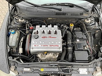 Alfa romeo - 2005 - 147 - personenauto - afbeelding 1 van  14