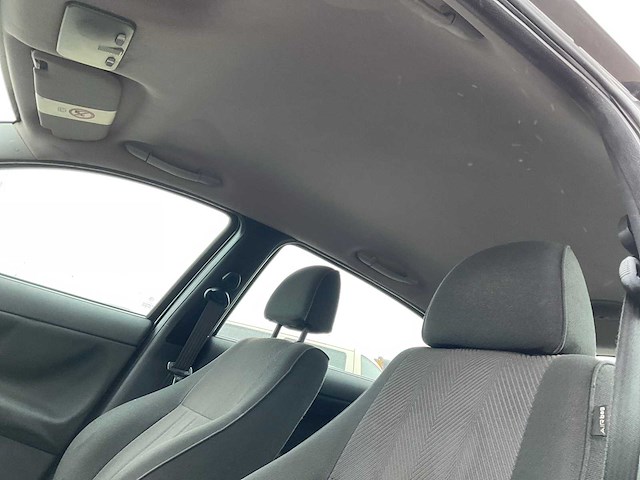 Alfa romeo - 2005 - 147 - personenauto - afbeelding 4 van  14