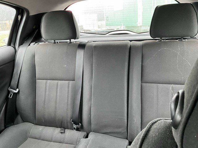 Alfa romeo - 2005 - 147 - personenauto - afbeelding 4 van  18