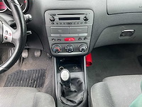 Alfa romeo - 2005 - 147 - personenauto - afbeelding 8 van  18