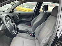 Alfa romeo - 2005 - 147 - personenauto - afbeelding 4 van  13