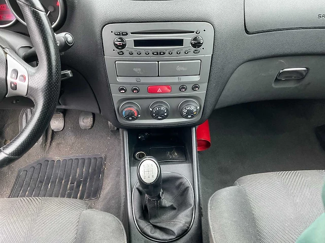 Alfa romeo - 2005 - 147 - personenauto - afbeelding 16 van  18